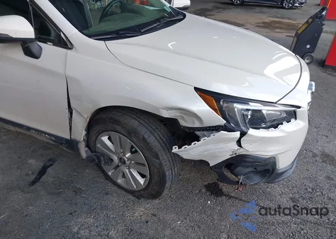 2019 Subaru Outback 2.5I Premium из США, поврежденный, VIN 4S4BSAHC0K3287229